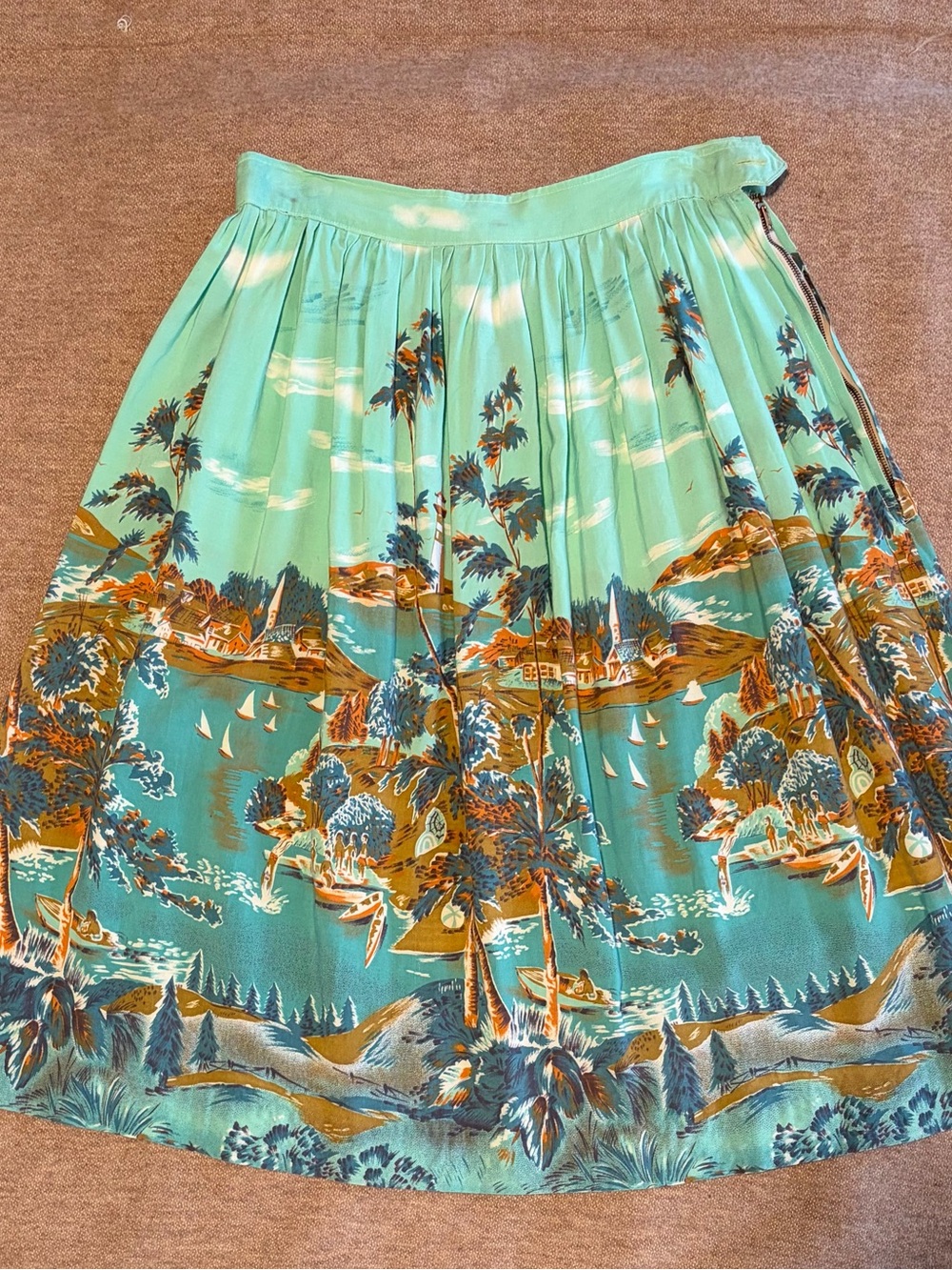 Vintage novelty print knee length skirt
